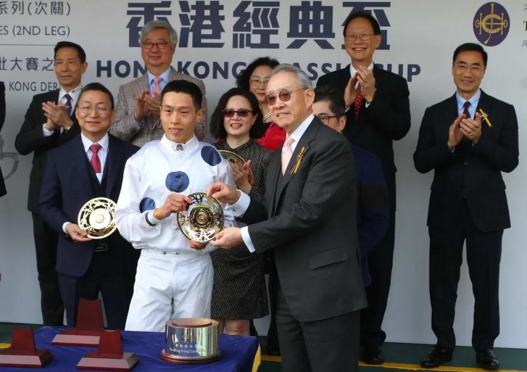 香港管家婆二四六资料大全,全面数据分析_EPG50.268经典版