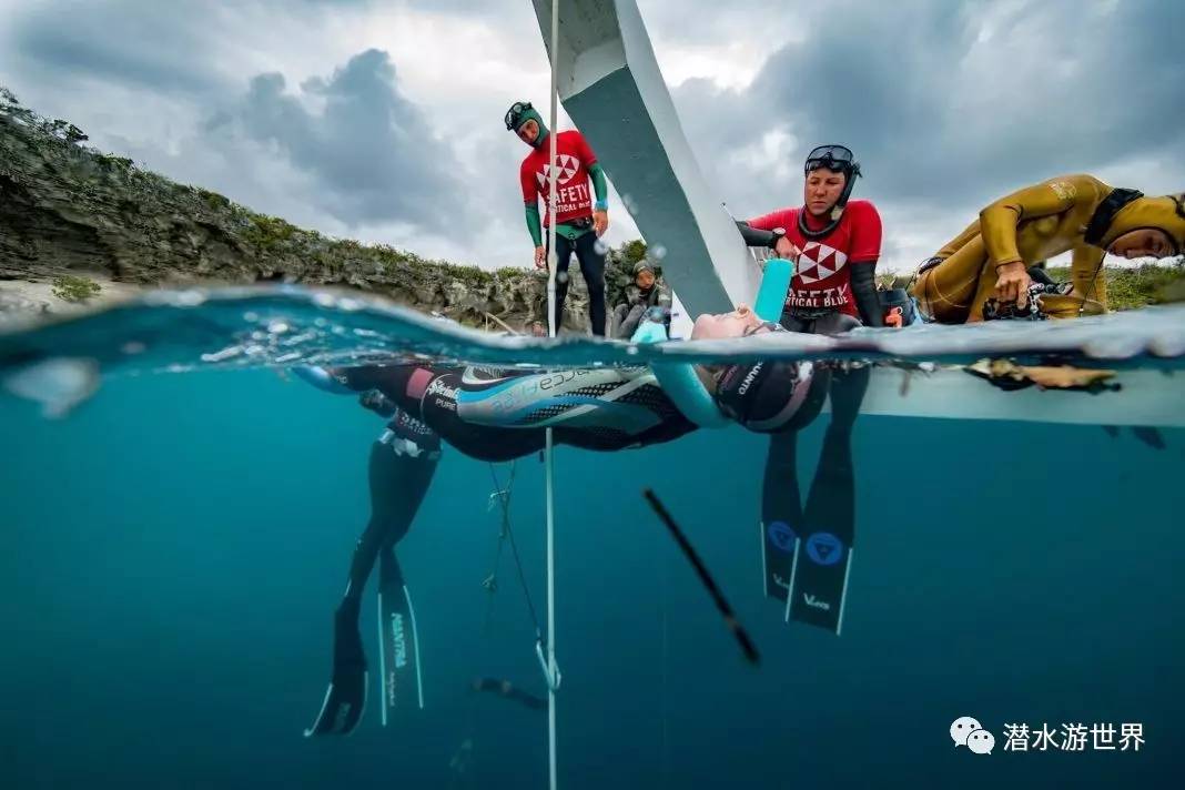 自由潜水最新世界纪录,探索自然美景的极限挑战之旅