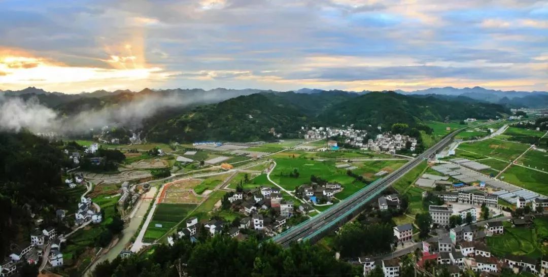 三穗高铁新区最新图片及探索步骤指南,获取最新资讯与探索之旅