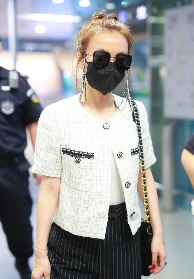 吴昕最新发型揭秘,小巷深处的时尚灵感