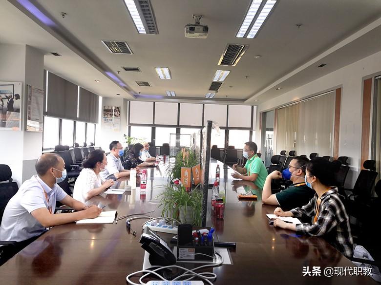 一肖100%中,决策信息解释_HQB97.385随身版