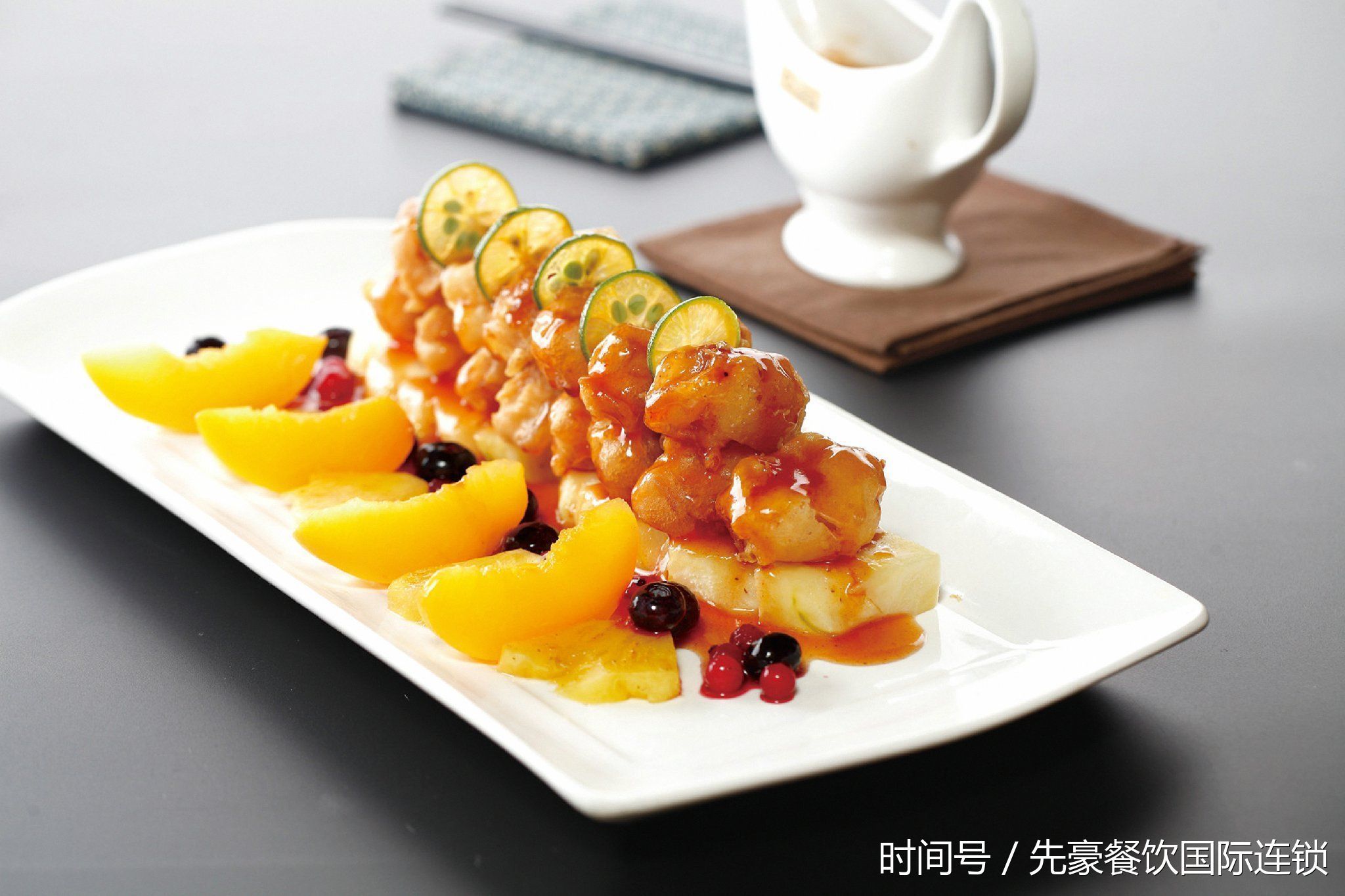 粤菜小炒,自然美景与味蕾之旅的双重探索,宁静与平和的美食体验图片分享