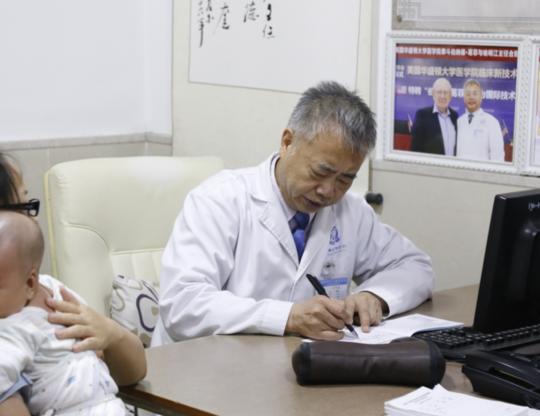 最新皮肤科大全书籍，友情、故事与肌肤之旅