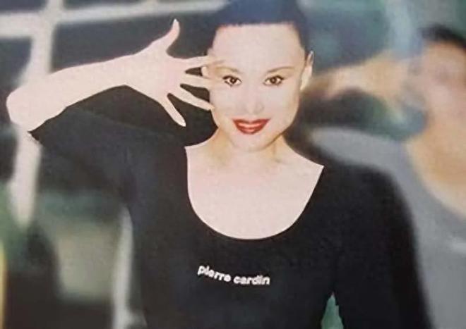 丝袜马华最新科技题材小说集概览,聚焦于小说的科技元素,不涉及任何色情内容。