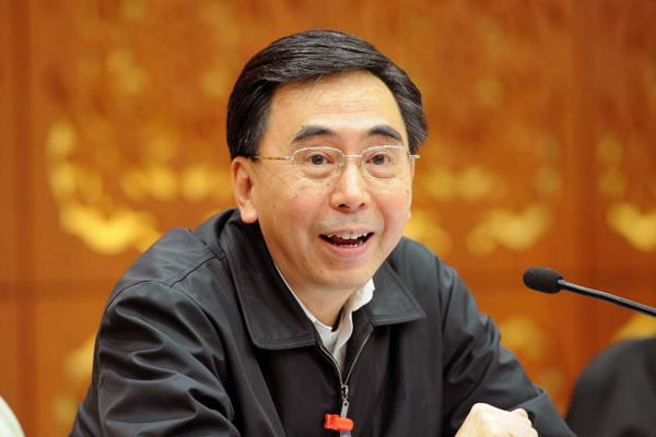 中央任命黄奇帆探索小巷独特小店，新任领导者的新视角