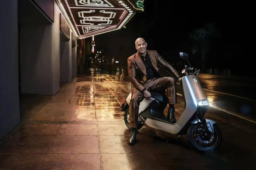 雅迪2016新款电动车图片，时代印记与革新同步前行