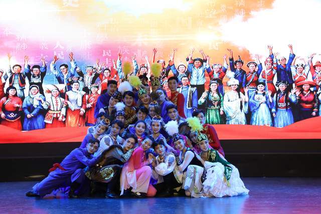 濠江论坛22324C0m,精细化实施分析_冷静版82.393