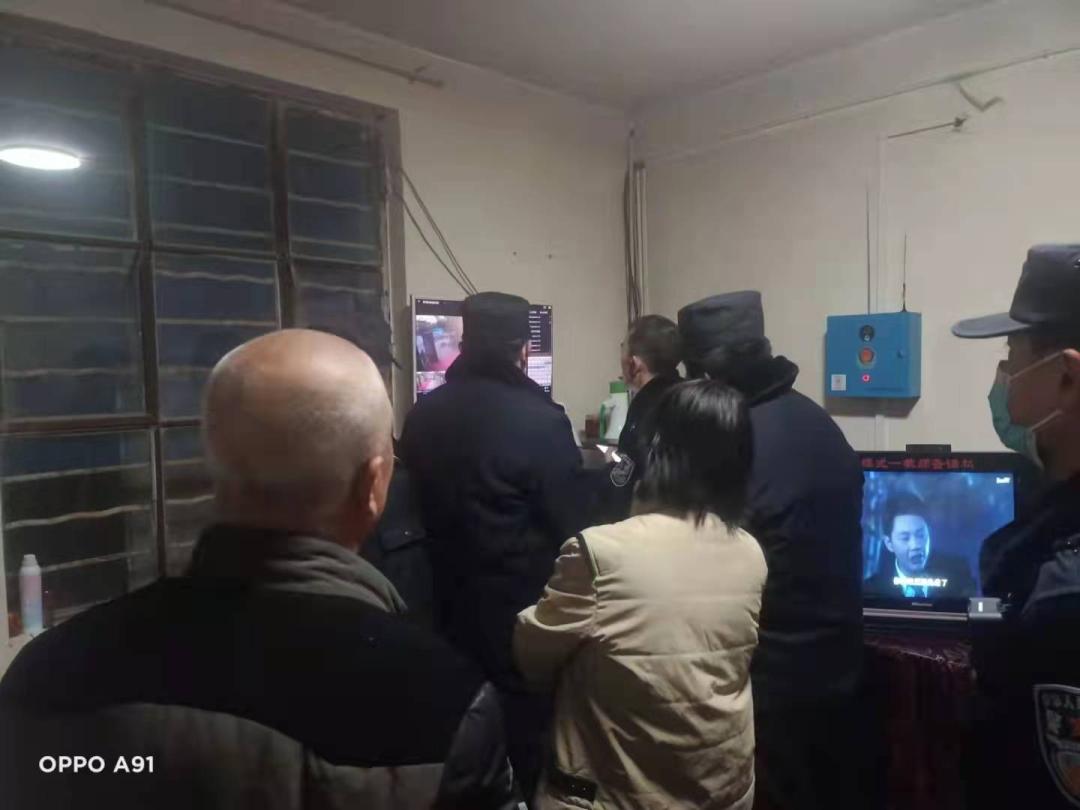 最新走失男孩最新消息揭秘,小巷深处的神秘小店寻踪之旅