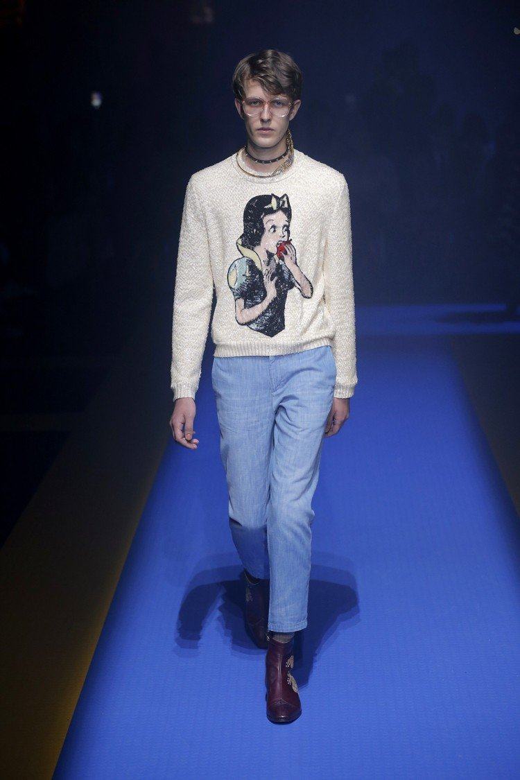 Gucci男模最新潮流,小巷深处的时尚探索