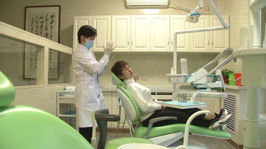 贾秋丽最新风采,时代之光下的璀璨明珠