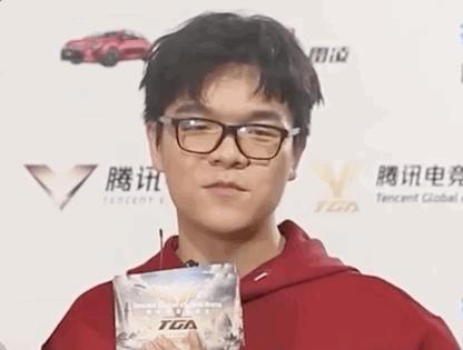 围棋天才柯洁最新动态,开启崭新篇章