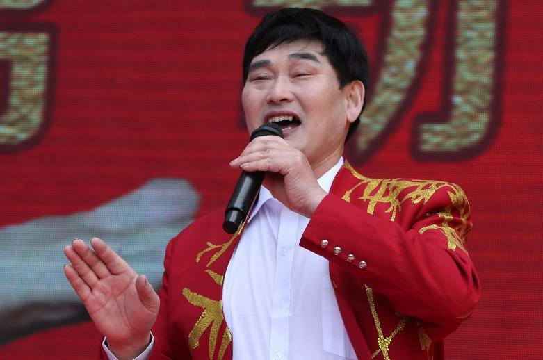 张晓磊最新视频，时代之光下的瞩目焦点风采展示