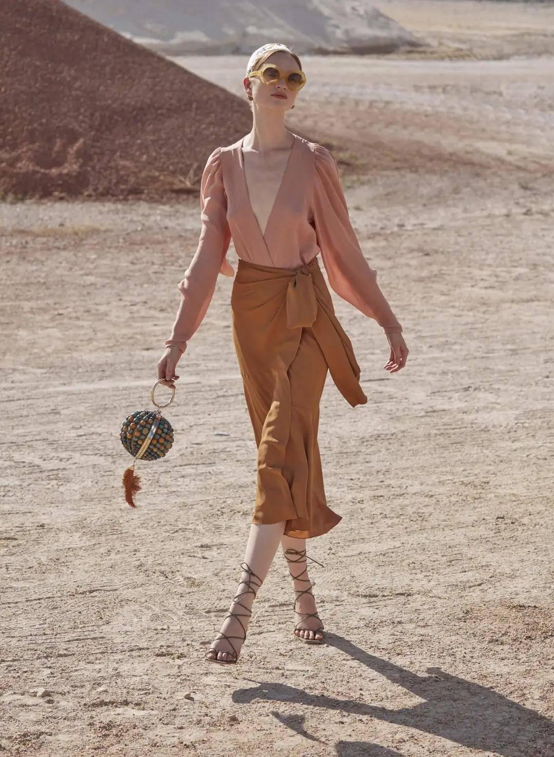 初秋搭配最新款式,时尚潮流指南来袭!