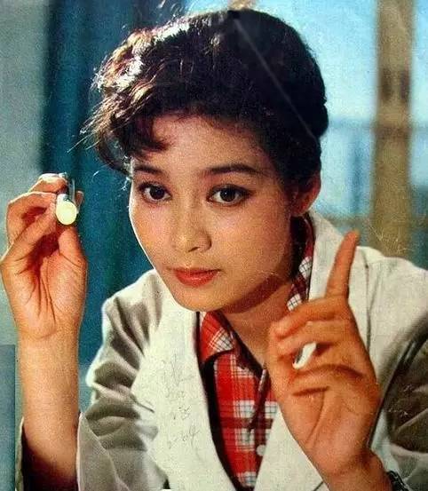 演婆婆的老演员的角色塑造详细步骤指南，如何完成角色塑造的艺术与技巧？