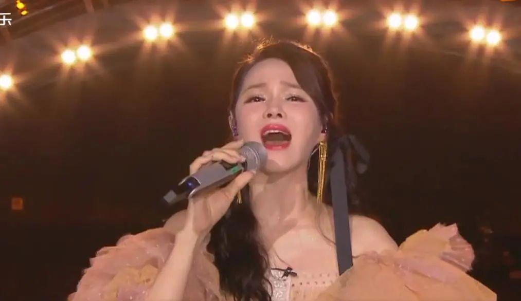 伊能静最新观点,伊能静最新观点，探寻生活的美好与成长的力量