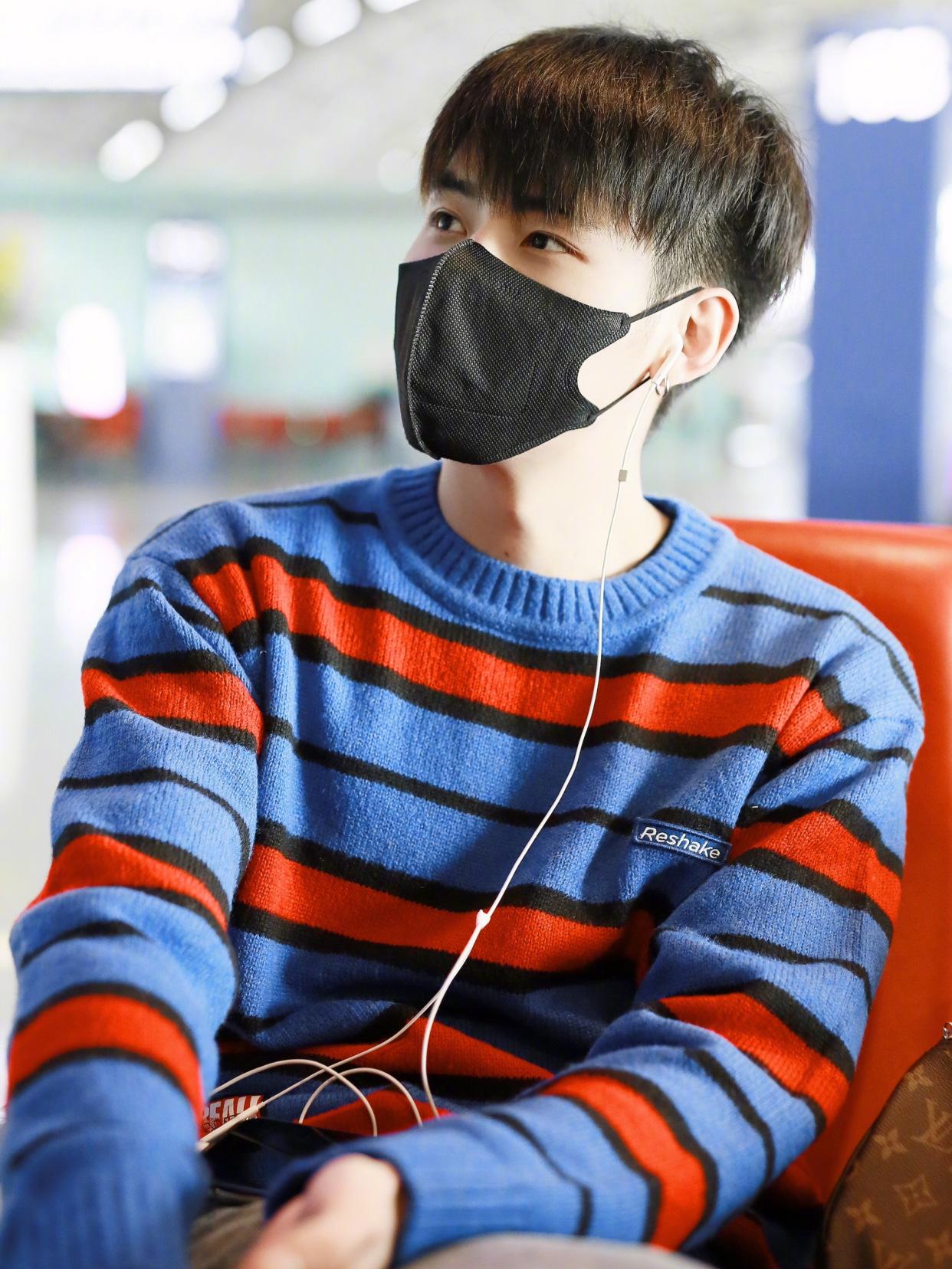 周震南最新写真揭秘，小巷深处的宝藏魅力