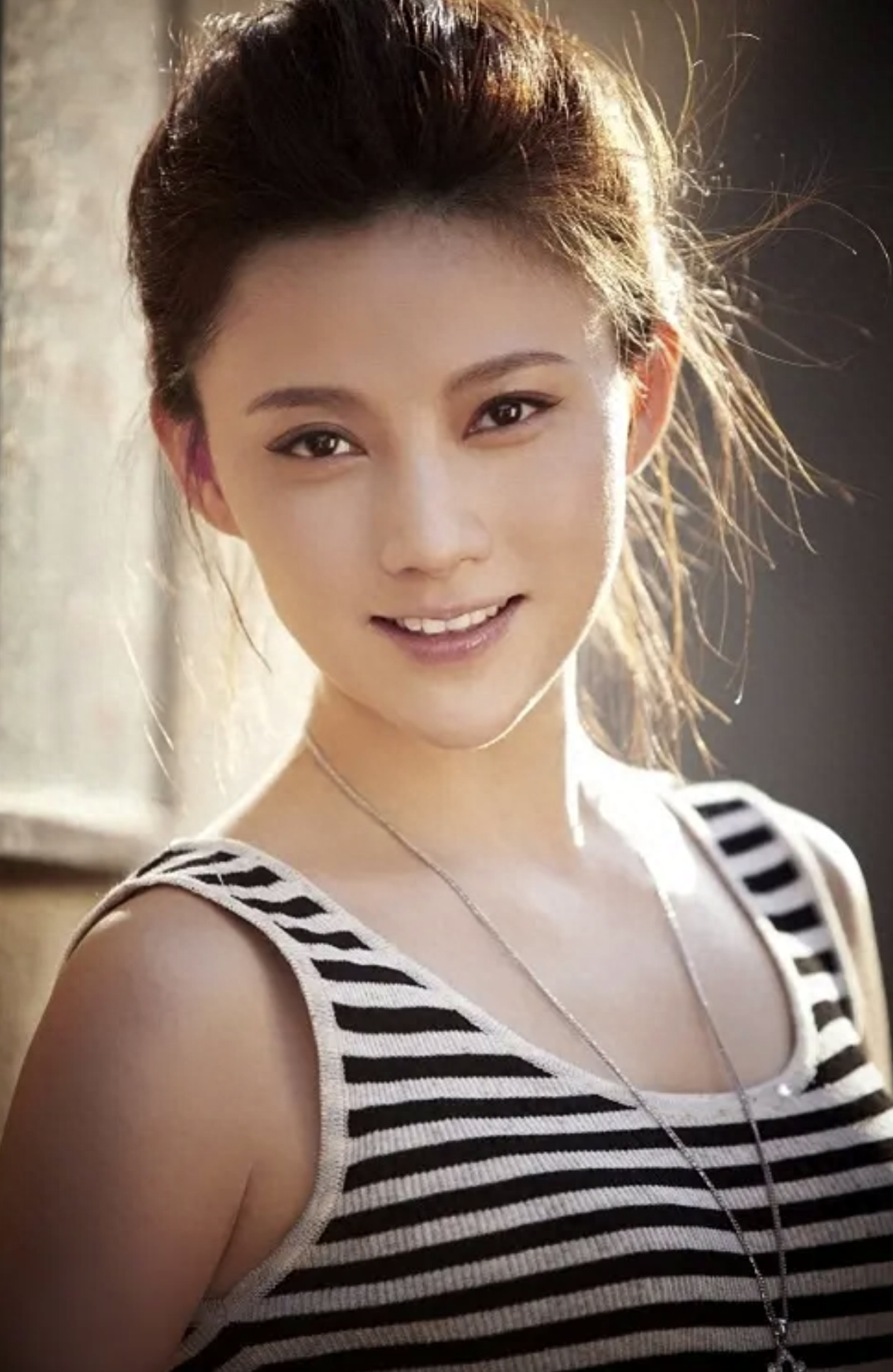 可心女演员探寻自然美景,心灵之旅寻找宁静之路