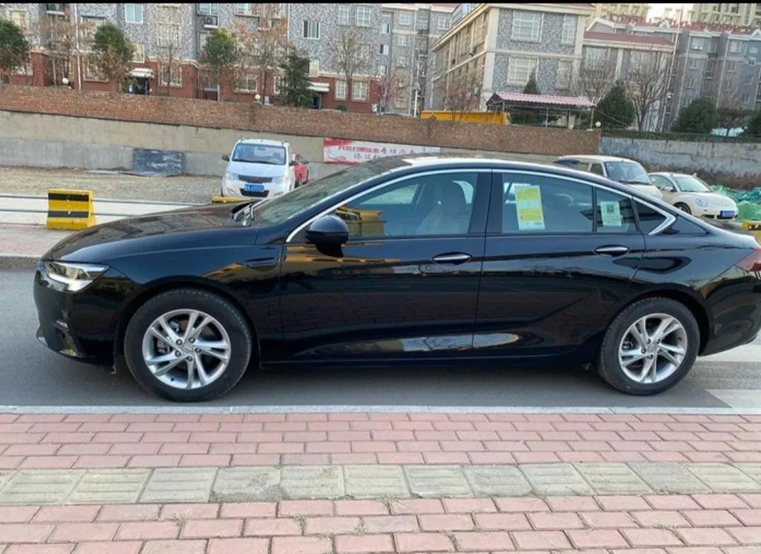 别克君威最新款与自然美景的邂逅，心灵之旅远离尘嚣