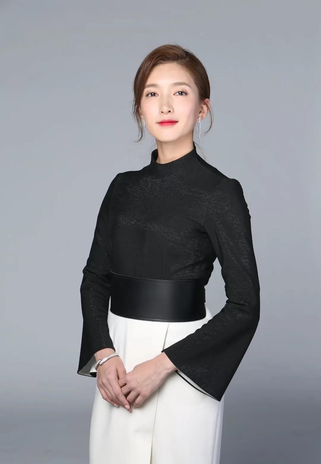 知性女明星的新纪元，高科技产品之选