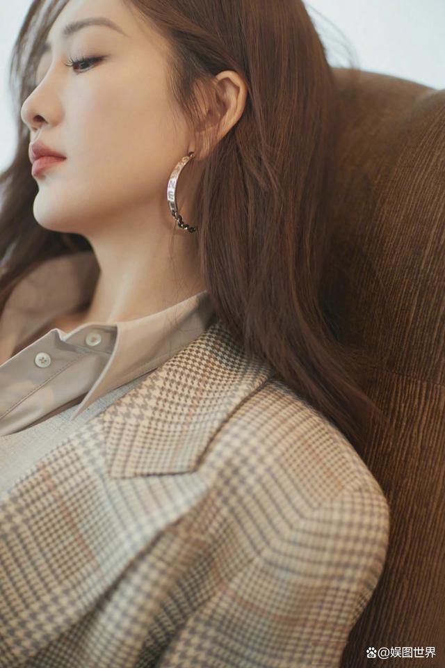 知性女明星的新纪元,高科技产品之选