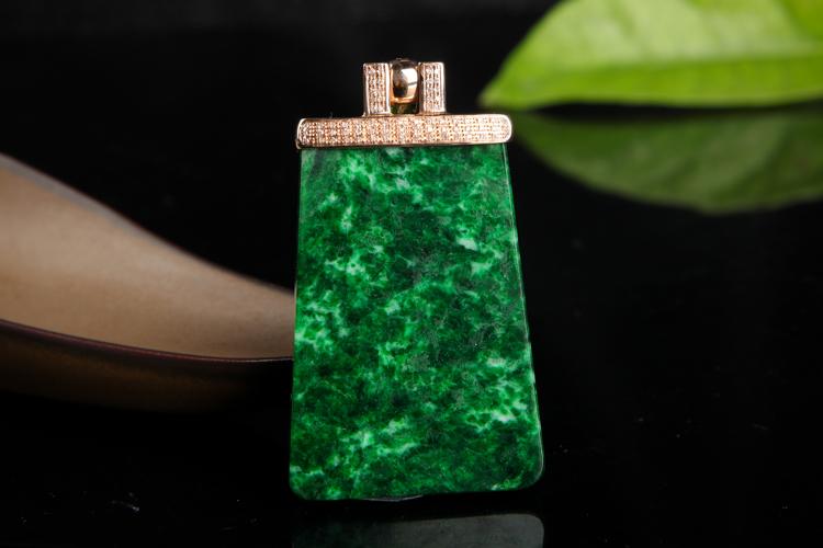 干青翡翠价格深度解析与观点阐述