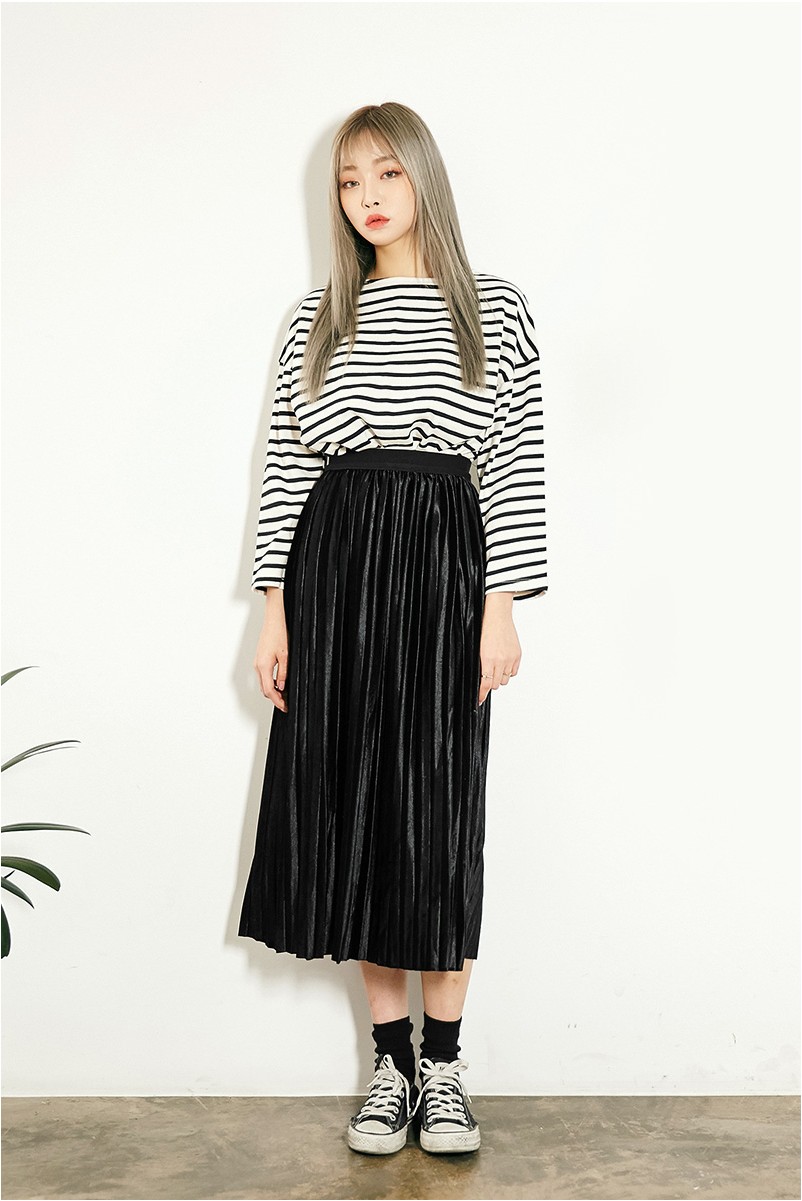 最新时尚裙装，潮流璀璨的篇章