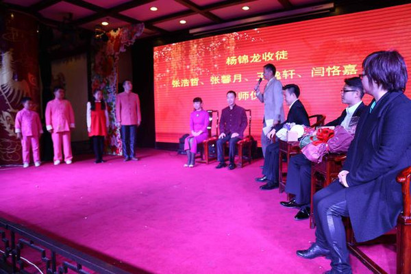 相声演员刘金霏，舞台上的幽默之魂