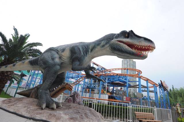 侏罗纪公园最新篇章，电影的持续魅力与争议