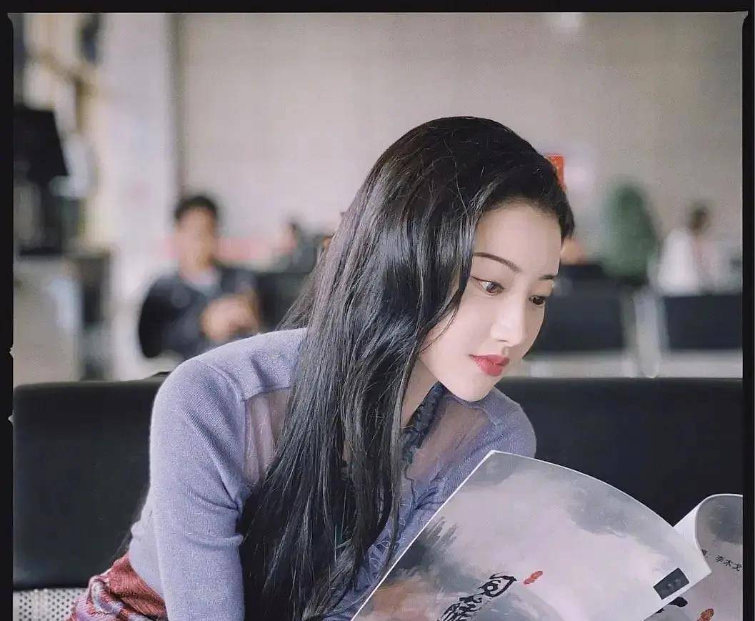 景丽平演员，小巷深处的宝藏之旅