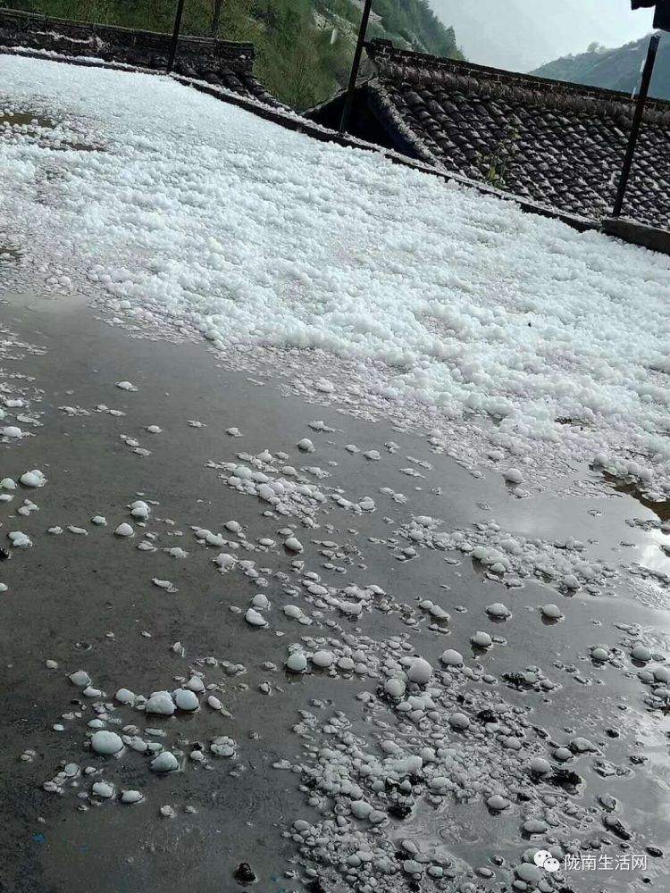 甘肃陇南冰雹现象，探索自然美景的旅途中的意外遭遇