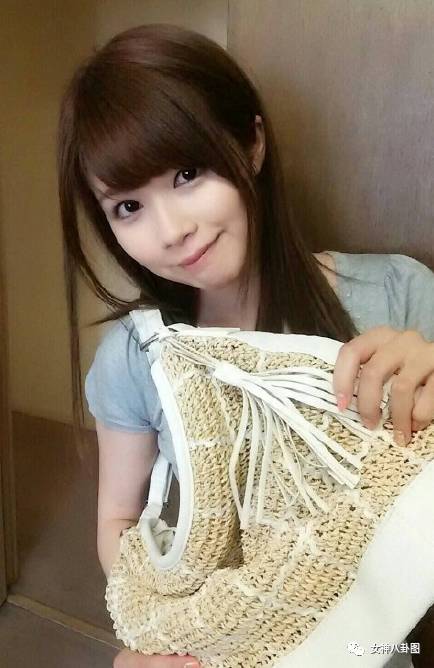 伊东千奈美新作惊艳亮相，引领时尚潮流新篇章！