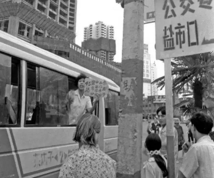 成都中巴车包车价格指南,全面解析成都中巴车包车价格