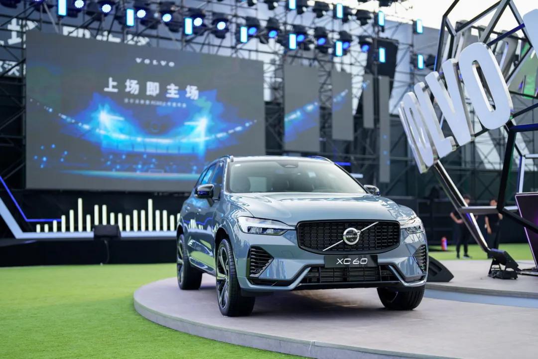 足球运动新趋势,技能提升与战术理解的全攻略解析