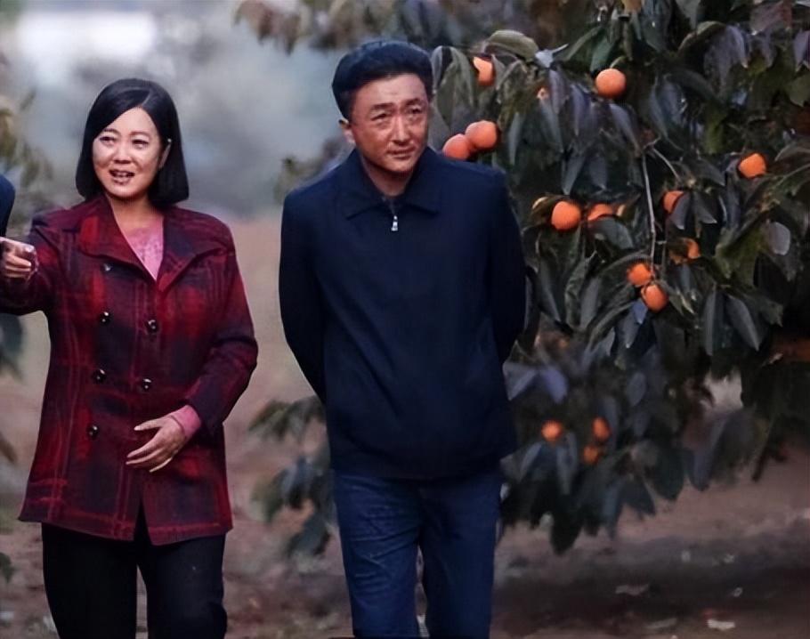 年轻演员离世引发哀思，生命的无常与文化世界的痛失