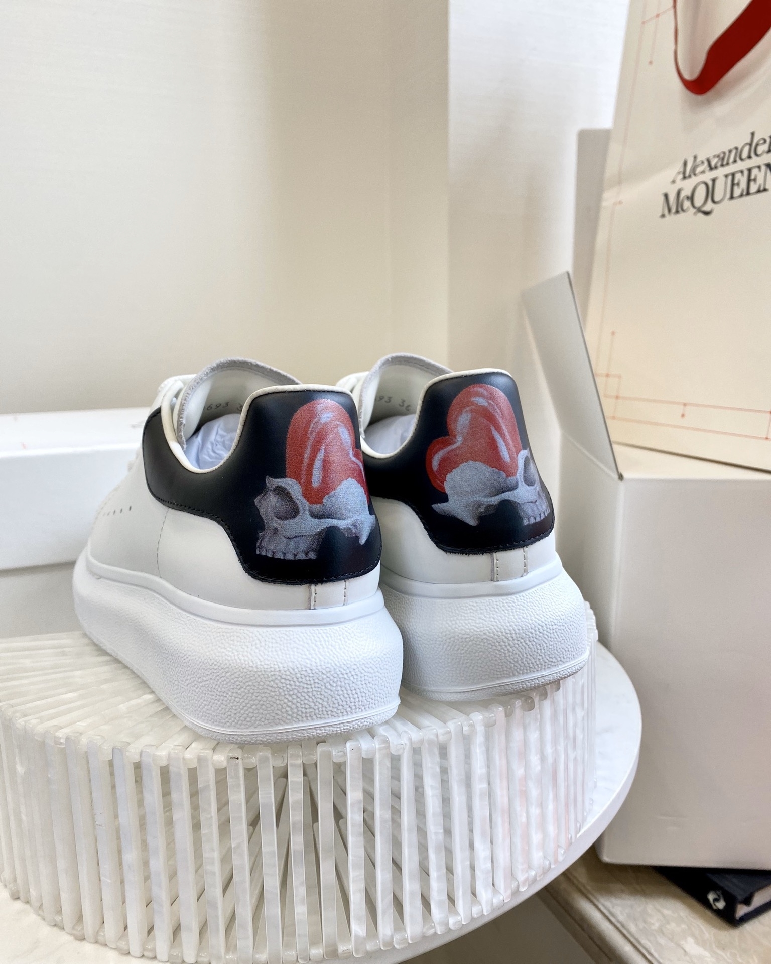 麦昆新款鞋款时尚推荐，潮流必备👠
