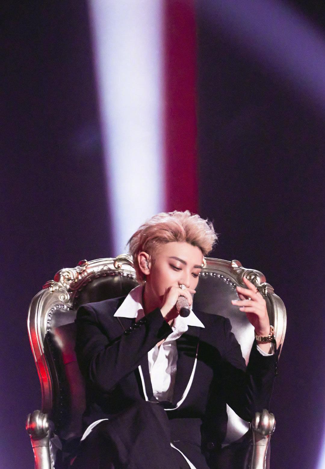 黄子韬2017最新写真，引领时尚潮流的新标杆