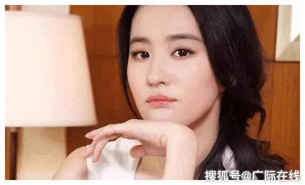 揭秘明星光环背后的真实生活