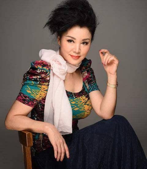 演员于小慧,小巷深处的魅力与美食秘境探索