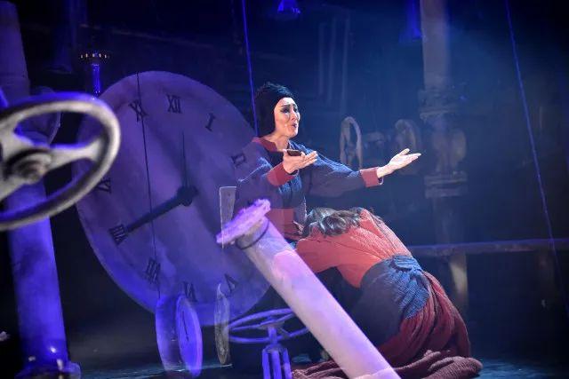 天津人艺演员名单，小巷深处的戏剧之星闪耀之旅