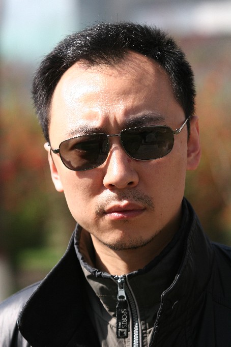 演员苗强，自然怀抱中的心灵宁静与喜悦之旅