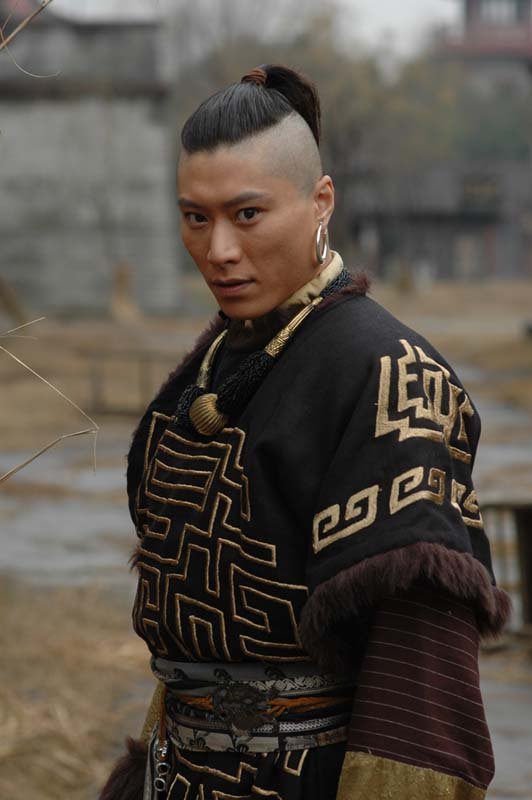 于洪亮演员,舞台到荧屏的转变之路——自信与成就感的源泉