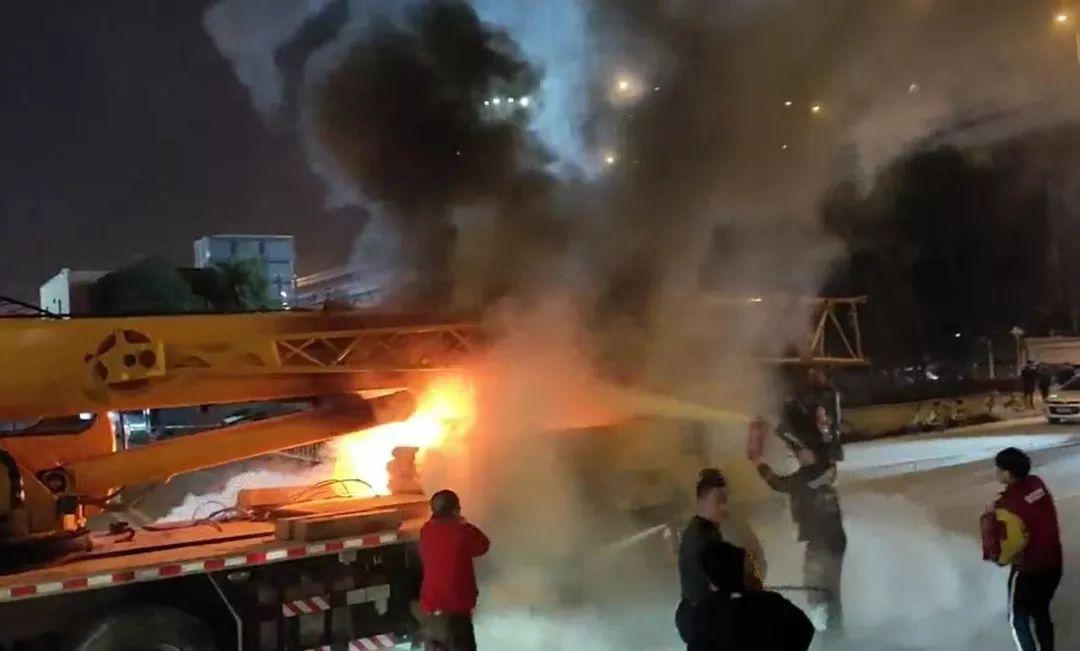 紧急招募吊车司机,职位空缺等你来挑战!