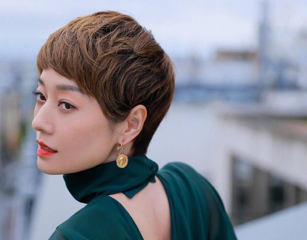 揭秘丑女明星背后的故事,探寻未知的旅程🌟