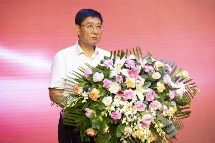 蔡进，演艺之路的闪耀之星