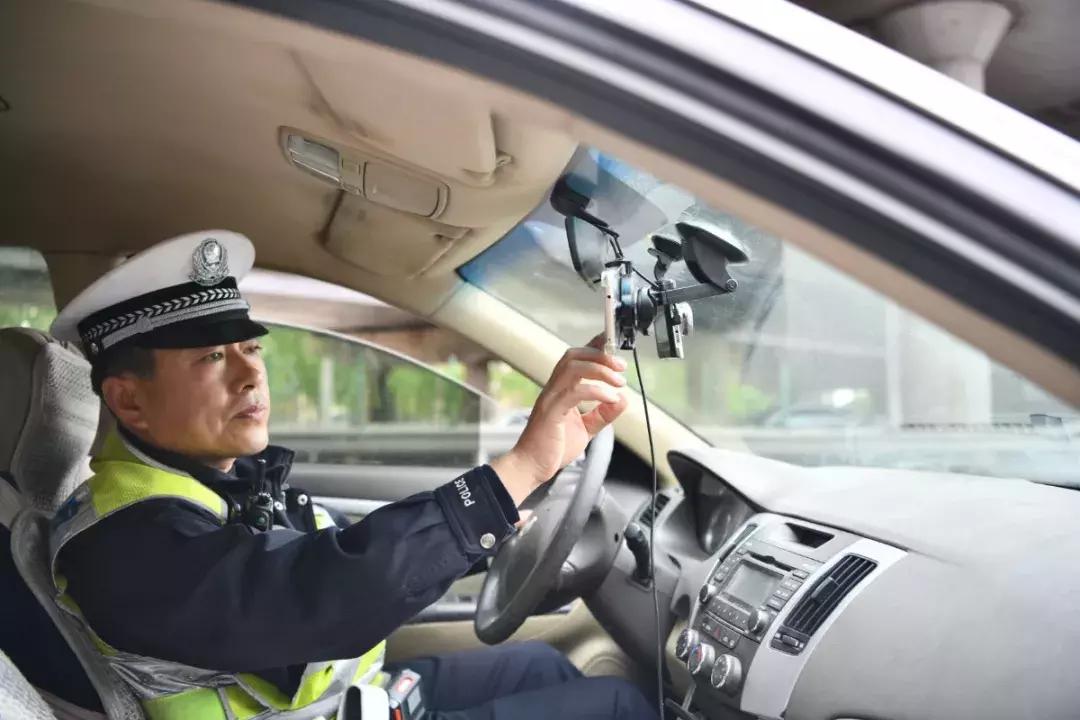 最新版鹰眼行车记录仪，与自然美景的私密记录之旅