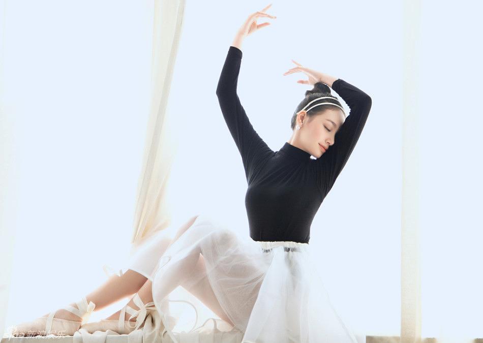 女演员程砚秋，与自然美景的轻逸之旅，探寻内心宁静的旅程