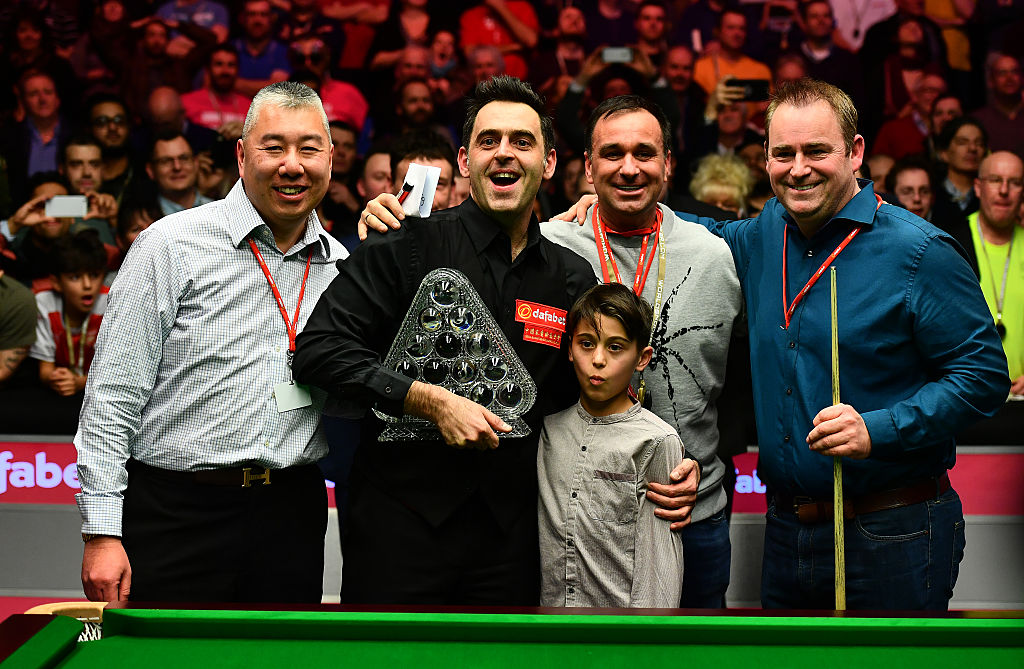 奥沙利文赛场风采与争议交织,赛场实录与解析