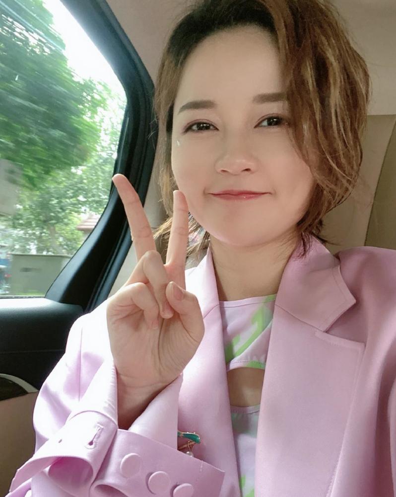 程响近期照片揭秘,探寻小巷深处的特色小店之旅