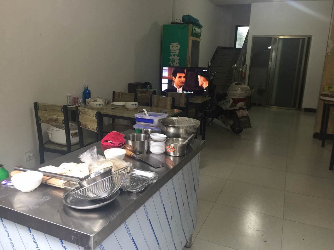 时代背景下的繁荣变迁，学校旁小吃店最新出租信息