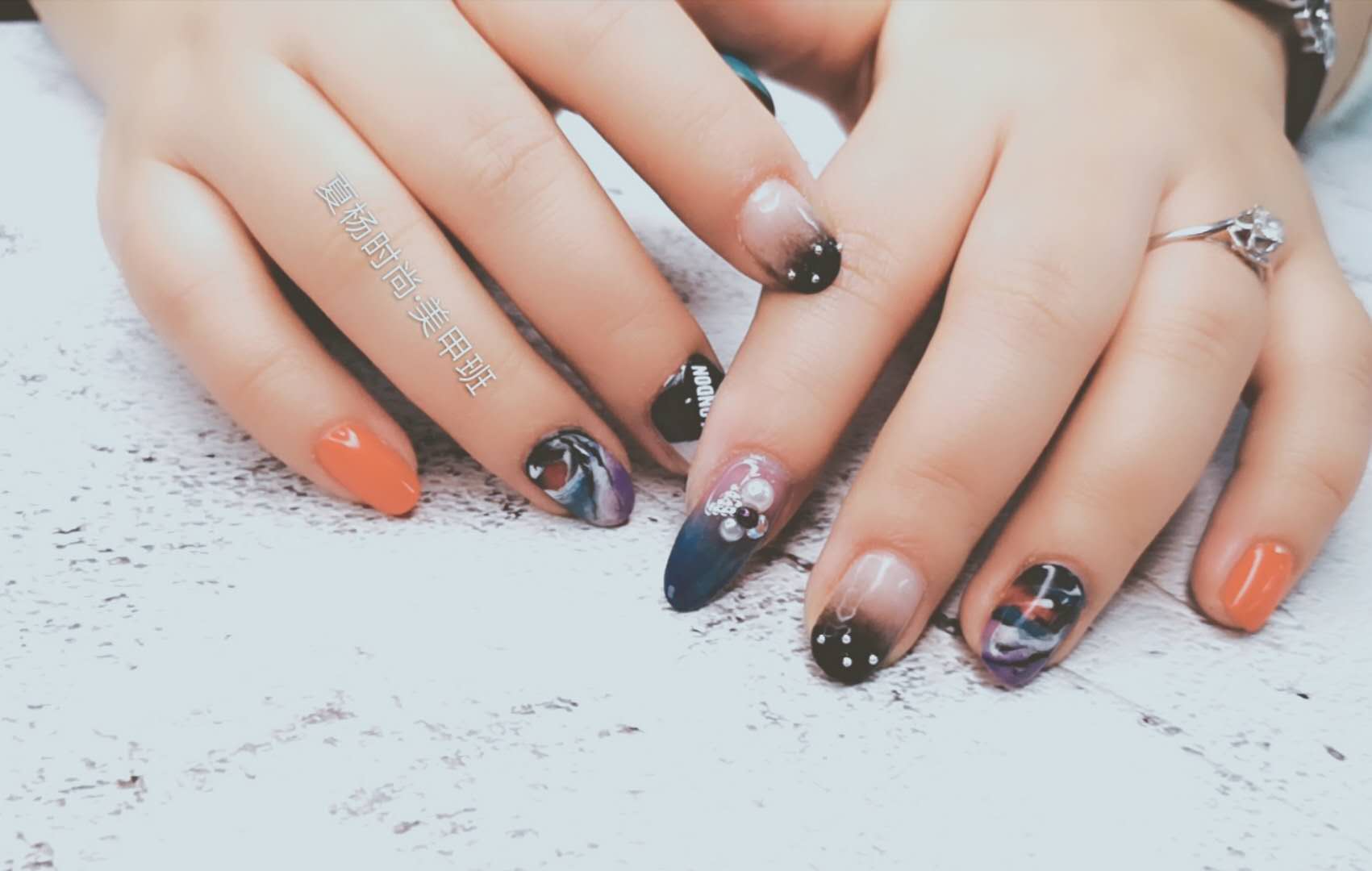 日本流行美甲风尚，与自然对话，寻找内心的宁静与平和之美